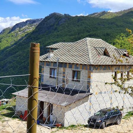 Bujtina E Tomorrit Otel Ujanik Dış mekan fotoğraf