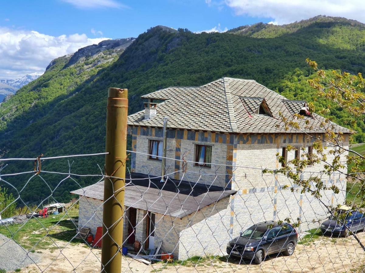 Bujtina E Tomorrit Otel Ujanik Dış mekan fotoğraf