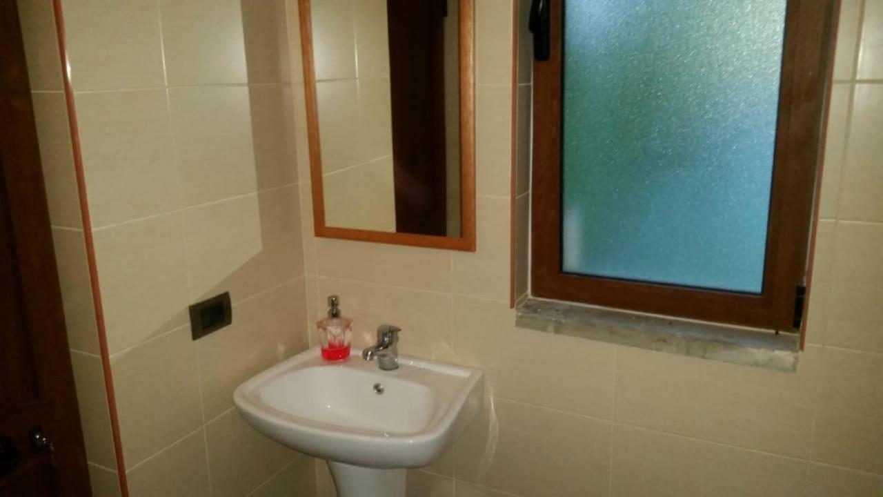 Bujtina E Tomorrit Otel Ujanik Dış mekan fotoğraf