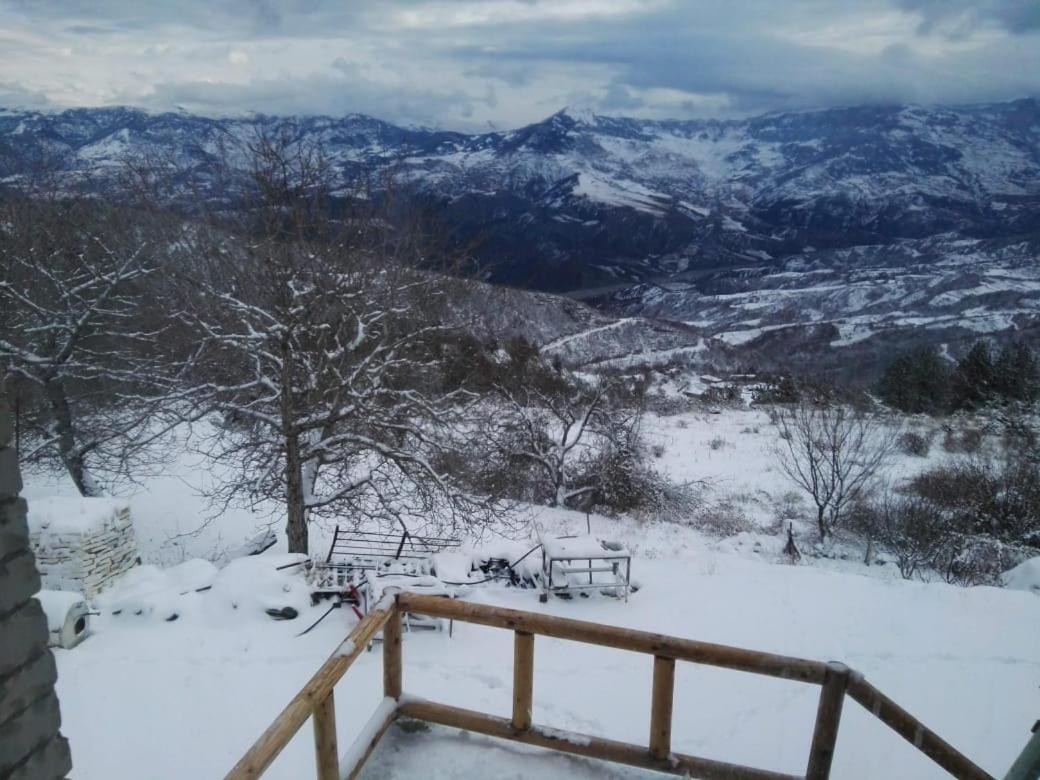 Bujtina E Tomorrit Otel Ujanik Dış mekan fotoğraf