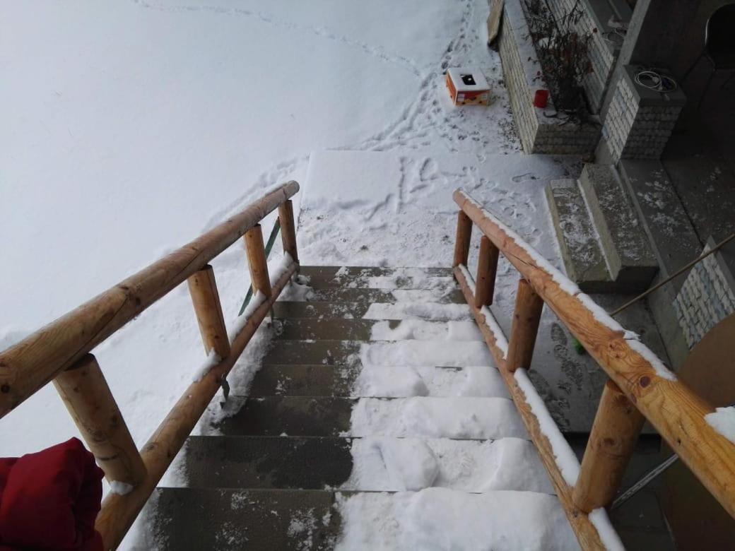 Bujtina E Tomorrit Otel Ujanik Dış mekan fotoğraf